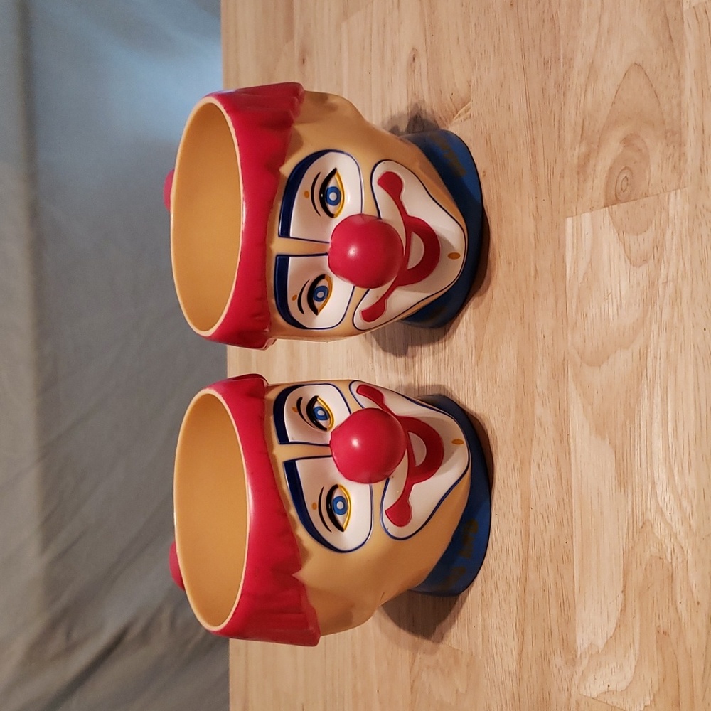 Ringling Bros. & Barnum & Bailey clown mugs